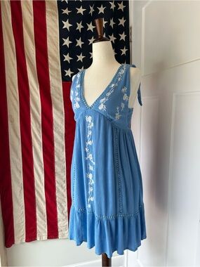Jessica Simpson Blue Embroidered Tie-Shoulder Mini Dress M